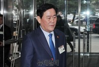 [포토] 신년인사회 참석하는 최경환 부총리