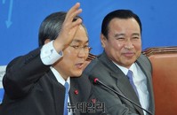 [포토] 새해 덕담 주고받는 여야 원내대표