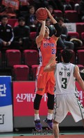 [프로농구] 3점슛 성공한 전자랜드 정영삼