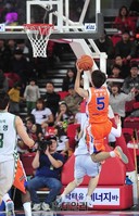 [프로농구] 정병국 스틸 후 노마크 레이업