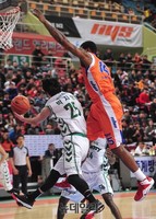 [프로농구] 전자랜드, 동부 막판 추격전 따돌리고 승리