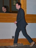 [포토] 30분 늦게 등장한 '키아누리브스' 한국말로 