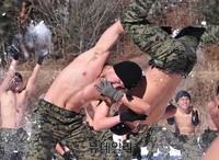 [포토] 특전사, 훈련은 실전 처럼