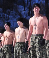 [포토] 혹한 추위도 끄덕없는 특전사 대원들