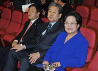 [포토] '님아, 그 강을 건너지 마오' 자선상영 기다리는 김무성