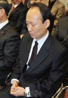[포토] 이재만 청와대 총무비서관 '안절부절'