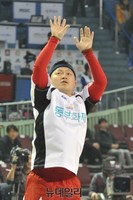 [포토] 슛 연습하는 배우 양동근