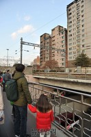 [포토] 의정부 화재 현장 지켜보는 주민