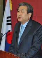 [포토] 모두발언 하는 김무성 새누리당 대표