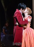 [포토] 바람과함께 사라지다, 키스하는 정상윤-유리아