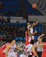 [프로농구] 점프볼로 시작된 경기