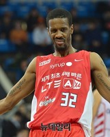 [프로농구] 헤인즈, 자유투가 하나도 안들어가