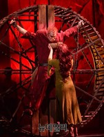 [포토] 노트르담 드 파리, 물을주오