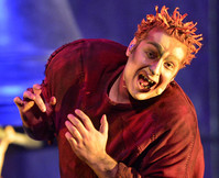 [영상] 소름끼치는 성당종지기 '콰지모도'의 노래