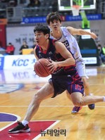 [프로농구] 드리블 돌파하는 임재현