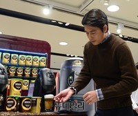 [포토] 커피내리는 정우성