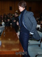 [포토] 용감한가족 출연하는 씨엔블루 민혁