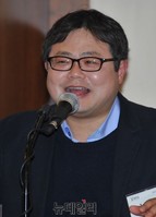 [포토] 토론회 참석한 이지수 명지대 정치외교학과 교수