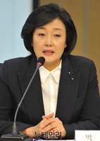 [포토] 토론회 참석한 새정치 박영선 의원