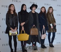 [포토] 훌라 프레젠테이션에 참가한 YG소속 모델들