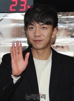 [포토] 이승기 손인사 한방에 극장 초토화