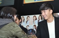 [포토] 이승기 미소에 여심 흔들흔들