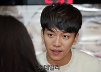 [포토] 친절한 승기씨, 팬들 하나하나 아이컨택