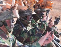 [포토] '화장' 아닌 '위장'하는 여생도들