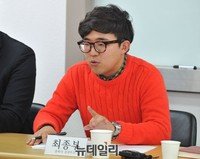 [포토] 국제시장 토론회 참석한 최종부 학생