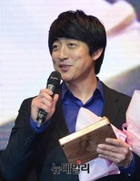 [포토] 난타 천만관객 돌파, 감사패 받은 장혁진 배우