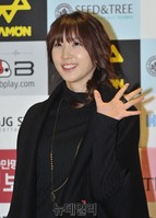 [포토] 손흔드는 방송인 박인영