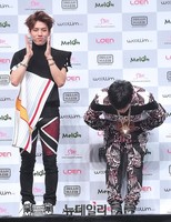 [포토] 인피니트H 호야 '깍듯한 폴더 인사'