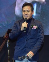 [포토] 난타 천만관객 돌파, 시상자로 나선 배우 안성기