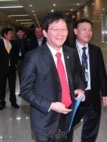 [포토] 유승민 의원, 새누리당 원내대표 출마