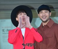 [가온차트] 팬들에게 인사하는 타블로