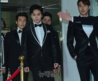 [가온차트] 수트입고 입장하는 슈퍼주니어