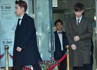 [가온차트] 코트입고 입장하는 엑소