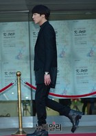 [가온차트] 조용히 레드카펫 걷는 강승윤