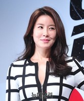 [포토] 이태란 '내려가는 가슴쪽 지퍼'