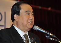 [포토] 모두발언 하는 문희상 비대위원장