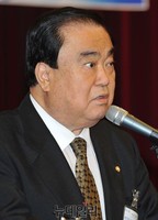 [포토] 당헌당규 개정 연석회의에서 발언하는 문희상