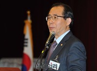 [포토] 발언하는 김성곤 전당대회 준비위원장