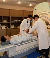 [포토] MRI 검사받는 이완구 총리내정자 차남