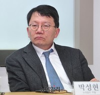 [포토] 토론회 참석한 박성현 뉴데일리 주필