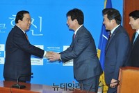 [포토] 문희상 위원장 예방한 새누리 신임 유승민 원내대표