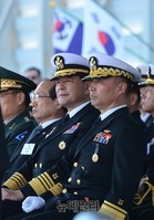 [포토] 잠수함사령부 창설식에 참석한' 해군참모총장-초대사령관'