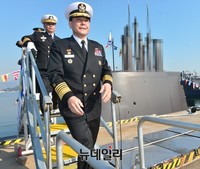 [포토] 잠수함사령부 창설식에 참석한 황기철 해군참모총장