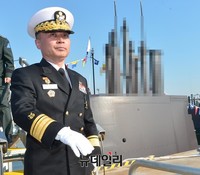 [포토] 초대 잠수함사령부 사령관 윤정상 소장