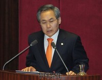 [포토] 연설하는 유윤근 새정치민주연합 원내대표