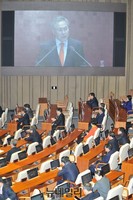 [포토] 교섭단체 대표연설하는 새정치 우윤근 원내대표